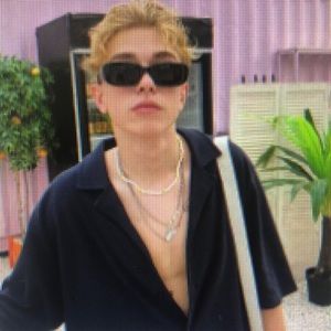 Meet your Posher, Deirdre